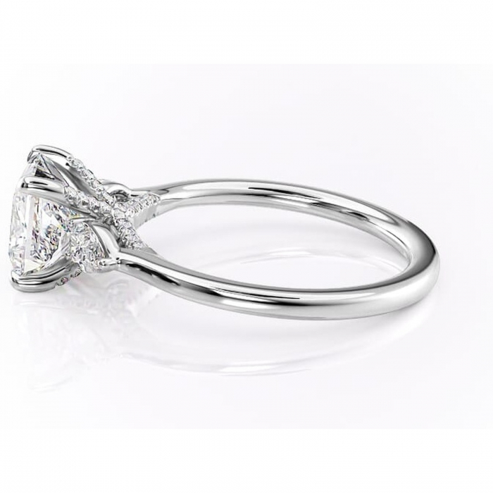 Inel de logodnă Matilda din aur Alb 14kt cu moissanite tăietură princess – Montură cu trei pietre rafinată pentru profil înalt | Personalizează și configurează gratuit online [6]
