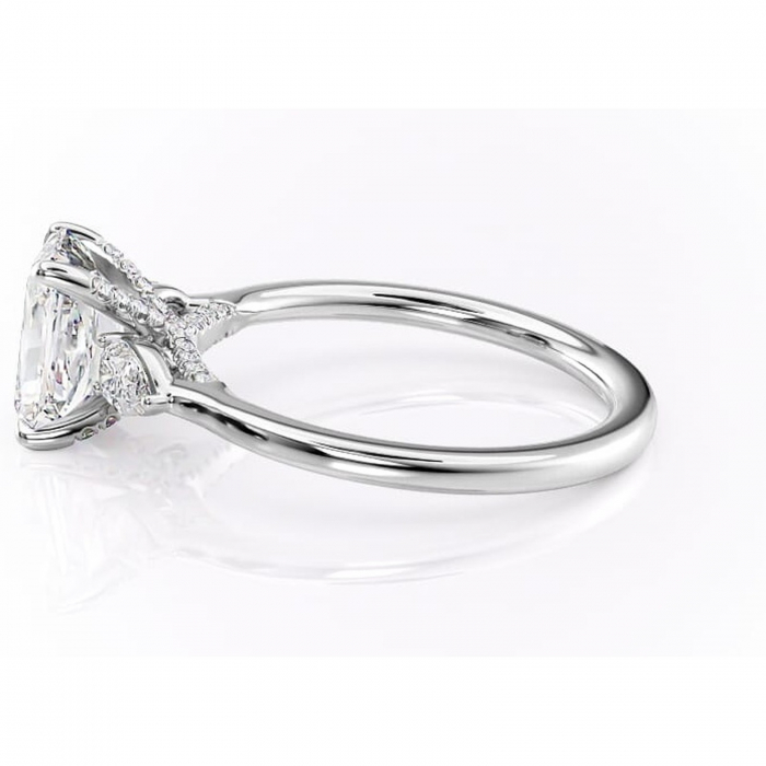 Inel de logodnă Matilda din aur Alb 14kt cu moissanite tăietură radiantă – Montură cu trei pietre rafinată pentru profil înalt | Personalizează și configurează gratuit online [6]