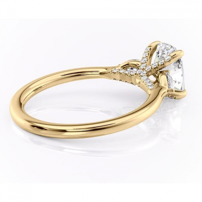 Inel de logodnă Matilda din aur Galben 14kt cu moissanite tăietură asscher – Montură cu trei pietre rafinată pentru profil înalt | Personalizează și configurează gratuit online [3]