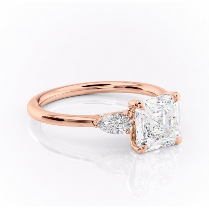 Inel de logodnă Matilda din aur Rose 14kt cu moissanite tăietură asscher – Montură cu trei pietre rafinată pentru profil înalt | Personalizează și configurează gratuit online [1]