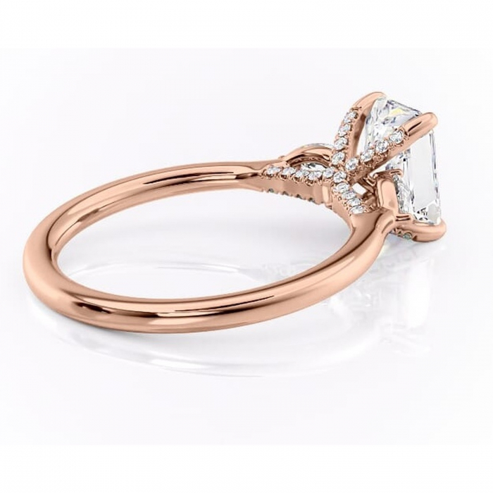 Inel de logodnă Matilda din aur Rose 14kt cu moissanite tăietură radiantă – Montură cu trei pietre rafinată pentru profil înalt | Personalizează și configurează gratuit online [3]