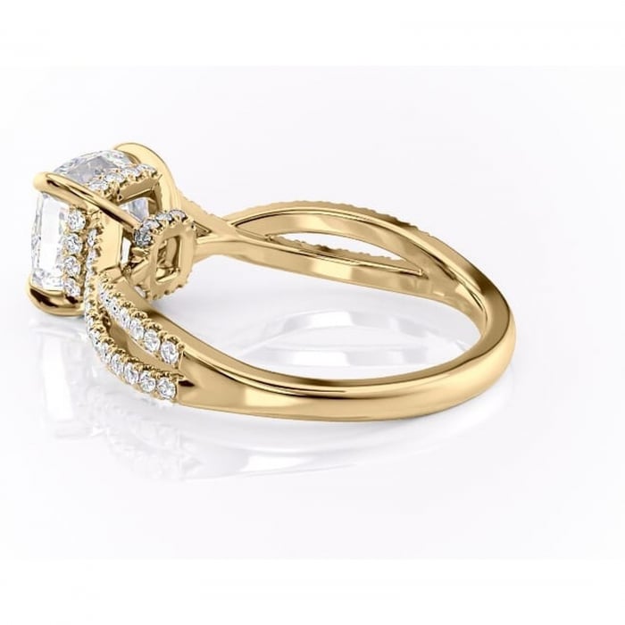 Inel de logodnă Meadow din aur Galben 14kt cu moissanite tăietură pernă – Montură pavé rafinată pentru profil mediu | Personalizează și configurează gratuit online [5]