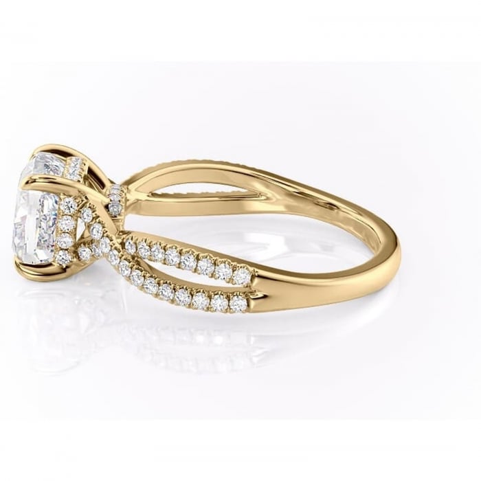 Inel de logodnă Meadow din aur Galben 14kt cu moissanite tăietură pernă – Montură pavé rafinată pentru profil mediu | Personalizează și configurează gratuit online [6]