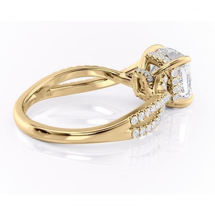 Inel de logodnă Meadow din aur Galben 14kt cu moissanite tăietură pernă – Montură pavé rafinată pentru profil mediu | Personalizează și configurează gratuit online [3]