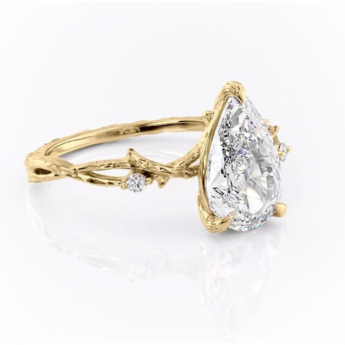 Inel de logodnă Meliora din aur Galben 18kt cu moissanite tăietură pară – Solitar rafinată pentru profil mediu | Personalizează și configurează gratuit online [1]