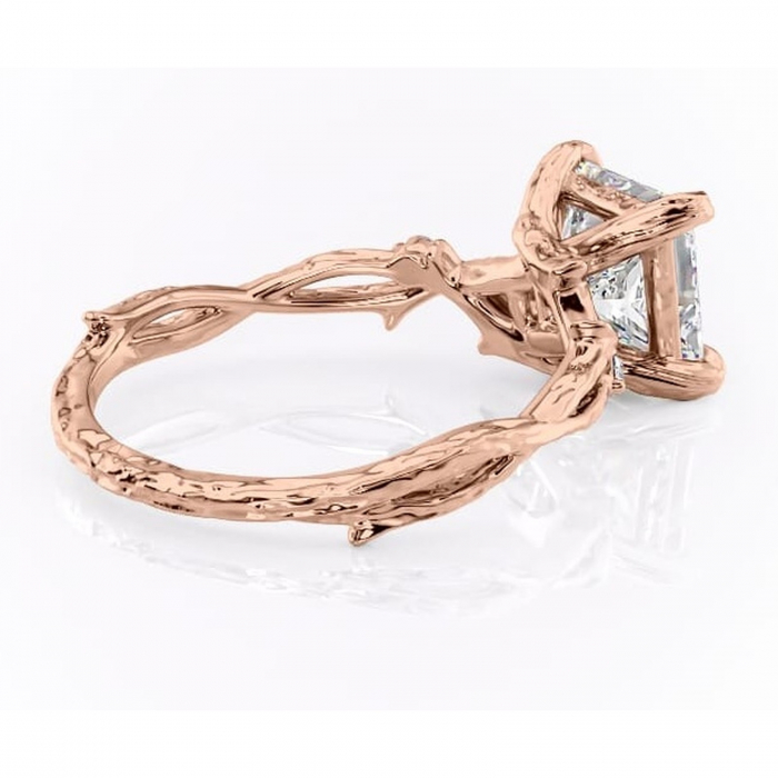 Inel de logodnă Meliora din aur Rose 14kt cu moissanite tăietură princess – Solitar rafinată pentru profil mediu | Personalizează și configurează gratuit online [3]