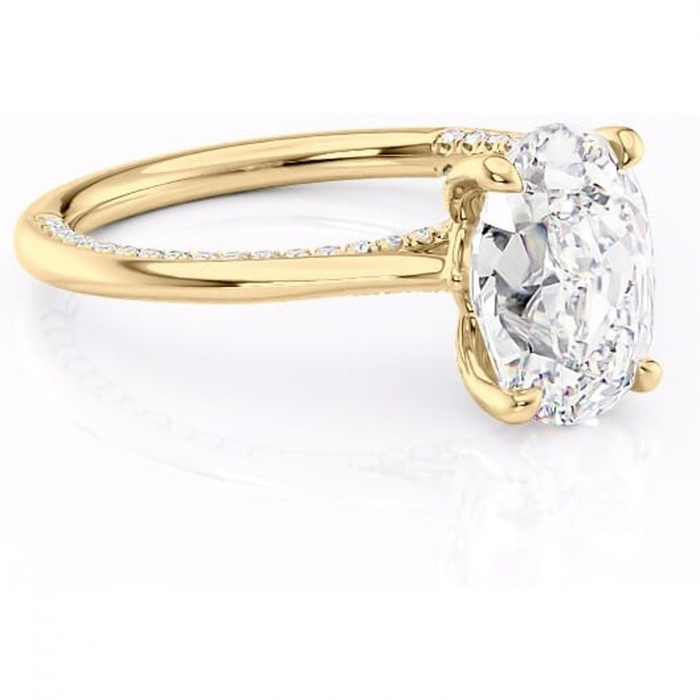 Inel de logodnă Mila din aur Galben 14kt cu moissanite tăietură ovală – Solitar rafinată pentru profil înalt | Personalizează și configurează gratuit online [1]