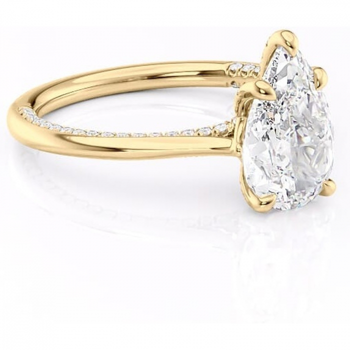 Inel de logodnă Mila din aur Galben 18kt cu moissanite tăietură pară – Solitar rafinată pentru profil înalt | Personalizează și configurează gratuit online [1]