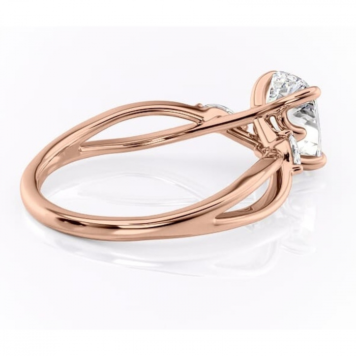 Inel de logodnă Mirabel din aur Rose 14kt cu moissanite tăietură pernă – Pietre laterale rafinată pentru profil mediu | Personalizează și configurează gratuit online [3]