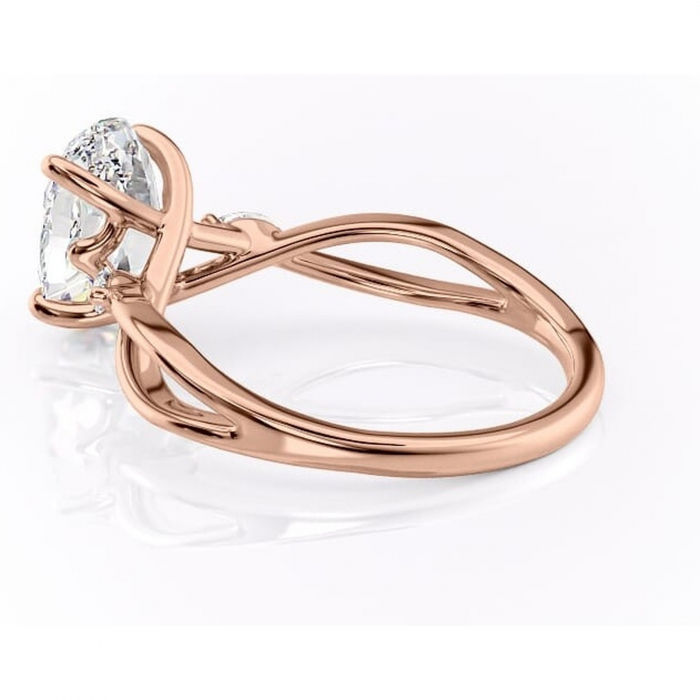 Inel de logodnă Mirabel din aur Rose 18kt cu moissanite tăietură ovală – Pietre laterale rafinată pentru profil mediu | Personalizează și configurează gratuit online [5]