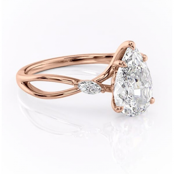 Inel de logodnă Mirabel din aur Rose 14kt cu moissanite tăietură pară – Pietre laterale rafinată pentru profil mediu | Personalizează și configurează gratuit online [1]