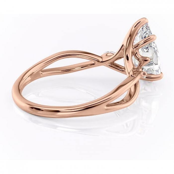 Inel de logodnă Mirabel din aur Rose 14kt cu moissanite tăietură pară – Pietre laterale rafinată pentru profil mediu | Personalizează și configurează gratuit online [3]