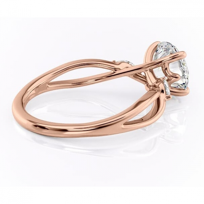 Inel de logodnă Mirabel din aur Rose 14kt cu moissanite tăietură rotundă – Pietre laterale rafinată pentru profil mediu | Personalizează și configurează gratuit online [3]
