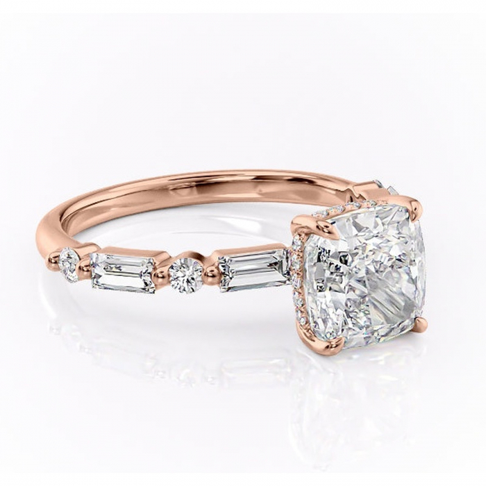 Inel de logodnă Moonstone din aur Rose 14kt cu moissanite tăietură pernă – Pietre laterale rafinată pentru profil înalt | Personalizează și configurează gratuit online [1]