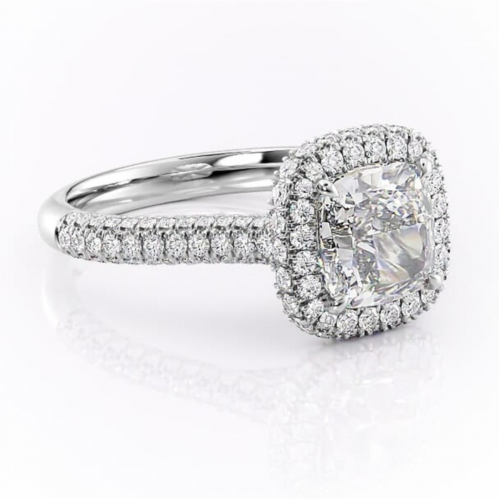 Inel de logodnă Nerina din aur Alb 14kt cu moissanite tăietură pernă – Halo rafinată pentru profil înalt | Personalizează și configurează gratuit online [1]