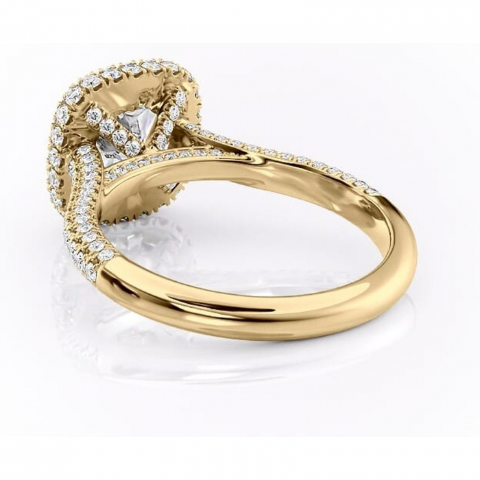 Inel de logodnă Nerina din aur Galben 18kt cu moissanite tăietură pernă – Halo rafinată pentru profil înalt | Personalizează și configurează gratuit online [4]