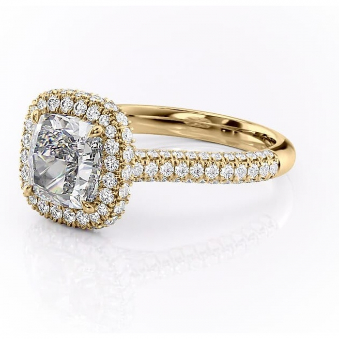 Inel de logodnă Nerina din aur Galben 18kt cu moissanite tăietură pernă – Halo rafinată pentru profil înalt | Personalizează și configurează gratuit online [7]