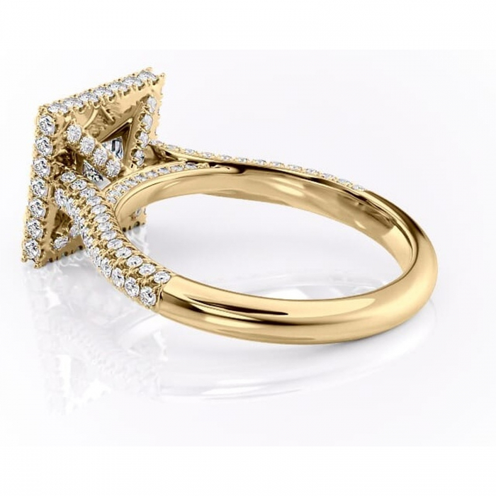 Inel de logodnă Nerina din aur Galben 14kt cu moissanite tăietură princess – Halo rafinată pentru profil înalt | Personalizează și configurează gratuit online [5]