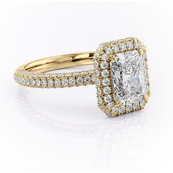 Inel de logodnă Nerina din aur Galben 18kt cu moissanite tăietură radiantă – Halo rafinată pentru profil înalt | Personalizează și configurează gratuit online [1]