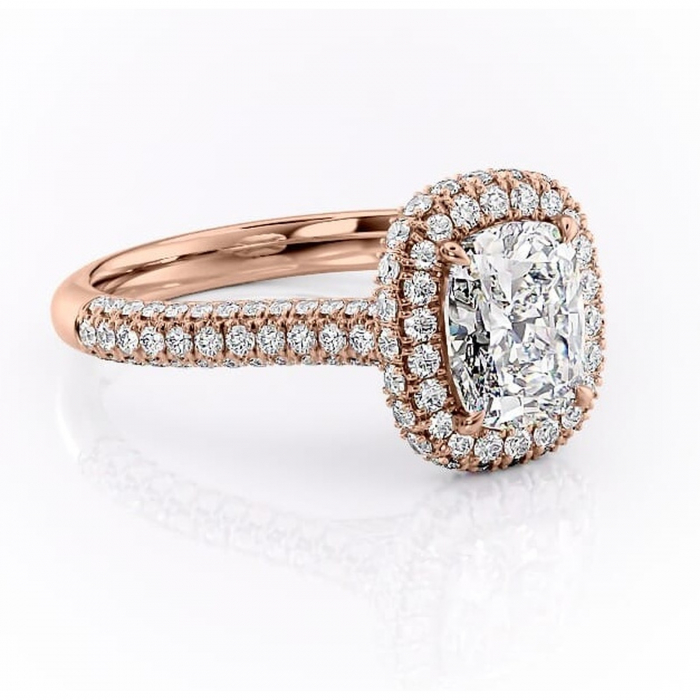 Inel de logodnă Nerina din aur Rose 14kt cu moissanite tăietură pernă – Halo rafinată pentru profil înalt | Personalizează și configurează gratuit online [1]
