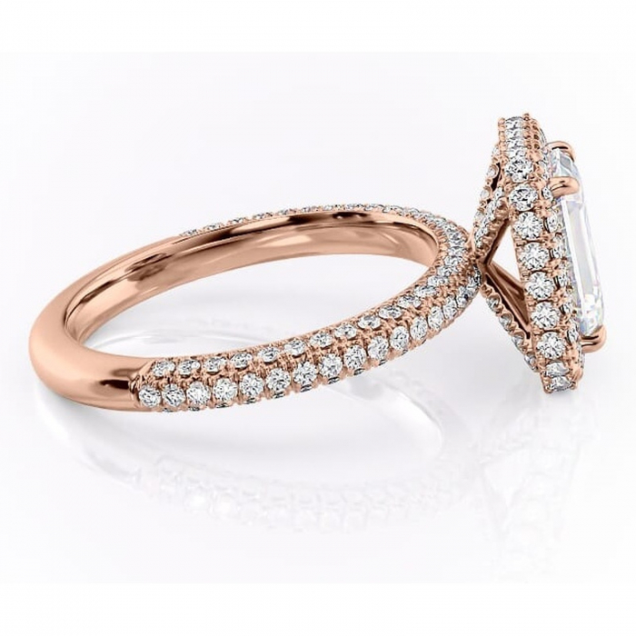 Inel de logodnă Nerina din aur Rose 14kt cu moissanite tăietură smarald – Halo rafinată pentru profil înalt | Personalizează și configurează gratuit online [2]