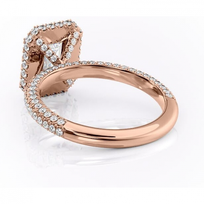 Inel de logodnă Nerina din aur Rose 14kt cu moissanite tăietură smarald – Halo rafinată pentru profil înalt | Personalizează și configurează gratuit online [4]