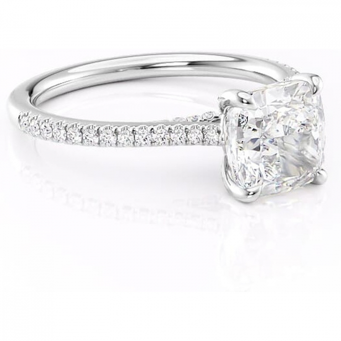 Inel de logodnă Noa din aur Alb 14kt cu moissanite tăietură pernă – Montură pavé rafinată pentru profil înalt | Personalizează și configurează gratuit online [1]