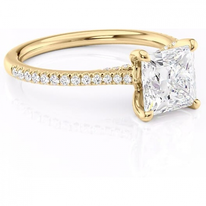 Inel de logodnă Noa din aur Galben 18kt cu moissanite tăietură princess – Montură pavé rafinată pentru profil înalt | Personalizează și configurează gratuit online [1]