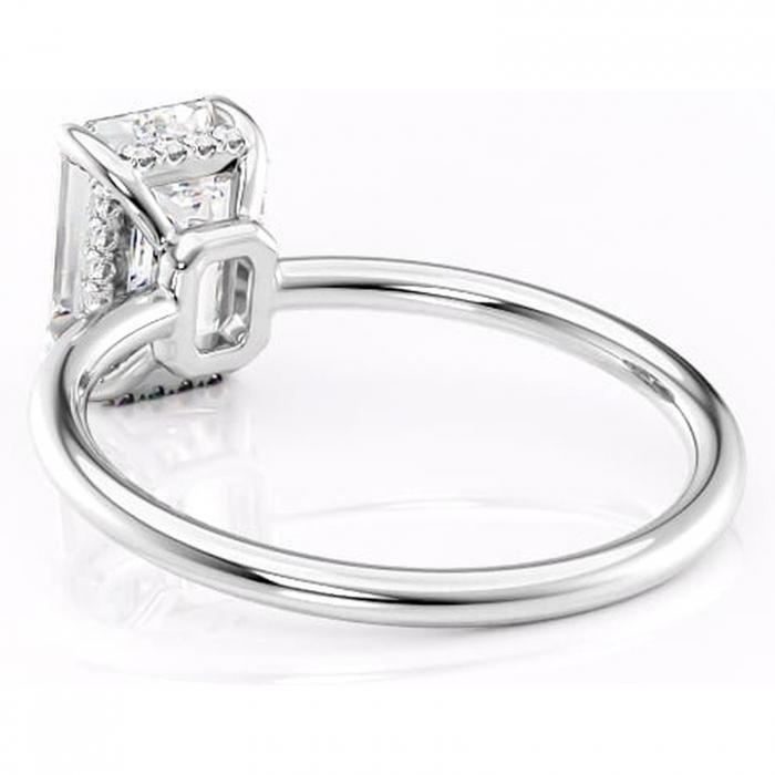 Inel de logodnă Nyla din aur Alb 14kt cu moissanite tăietură smarald – Montură Kamellie joasă rafinată pentru profil jos | Personalizează și configurează gratuit online [4]