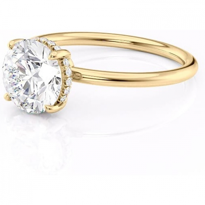 Inel de logodnă Nyla din aur Galben 14kt cu moissanite tăietură rotundă – Montură Kamellie joasă rafinată pentru profil jos | Personalizează și configurează gratuit online [7]