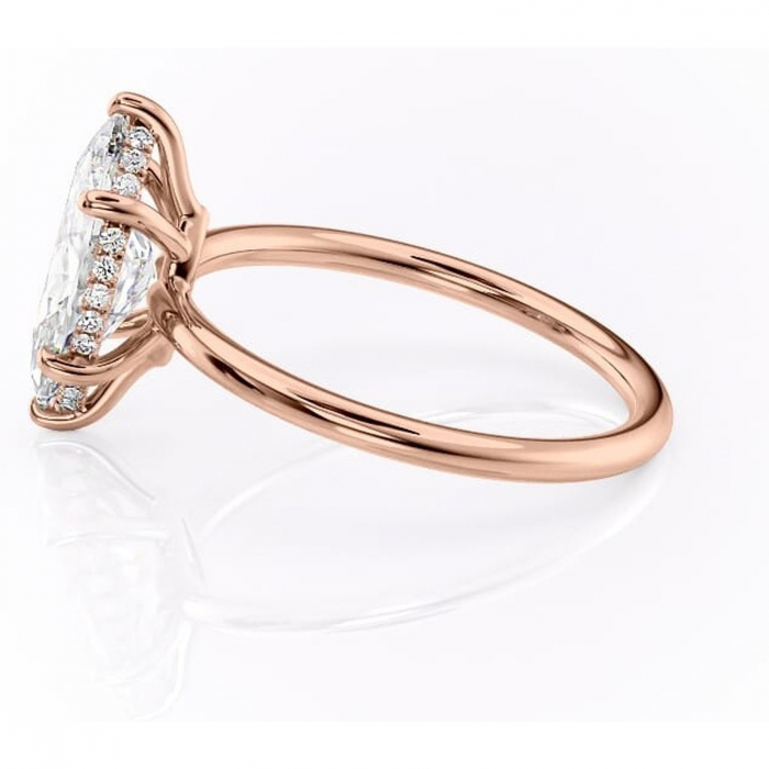 Inel de logodnă Nyla din aur Rose 18kt cu moissanite tăietură marquise – Montură Kamellie joasă rafinată pentru profil jos | Personalizează și configurează gratuit online [6]