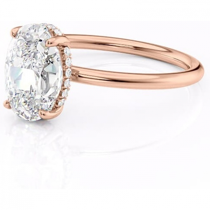 Inel de logodnă Nyla din aur Rose 14kt cu moissanite tăietură ovală – Montură Kamellie joasă rafinată pentru profil jos | Personalizează și configurează gratuit online [7]
