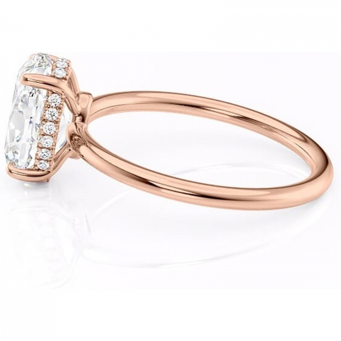 Inel de logodnă Nyla din aur Rose 14kt cu moissanite tăietură ovală – Montură Kamellie joasă rafinată pentru profil jos | Personalizează și configurează gratuit online [6]