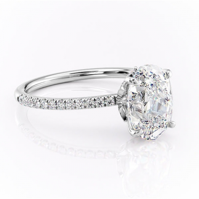 Inel de logodnă Onyxia din aur Alb 14kt cu moissanite tăietură ovală – Montură pavé rafinată pentru profil înalt | Personalizează și configurează gratuit online [1]