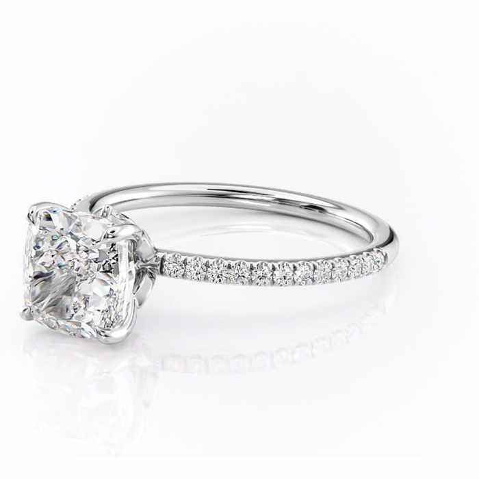 Inel de logodnă Onyxia din aur Alb 14kt cu moissanite tăietură pernă – Montură pavé rafinată pentru profil înalt | Personalizează și configurează gratuit online [7]