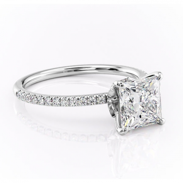 Inel de logodnă Onyxia din aur Alb 14kt cu moissanite tăietură princess – Montură pavé rafinată pentru profil înalt | Personalizează și configurează gratuit online [1]