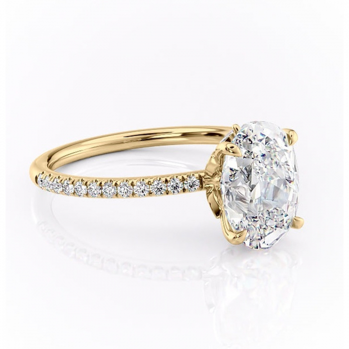 Inel de logodnă Onyxia din aur Galben 18kt cu moissanite tăietură ovală – Montură pavé rafinată pentru profil înalt | Personalizează și configurează gratuit online [1]