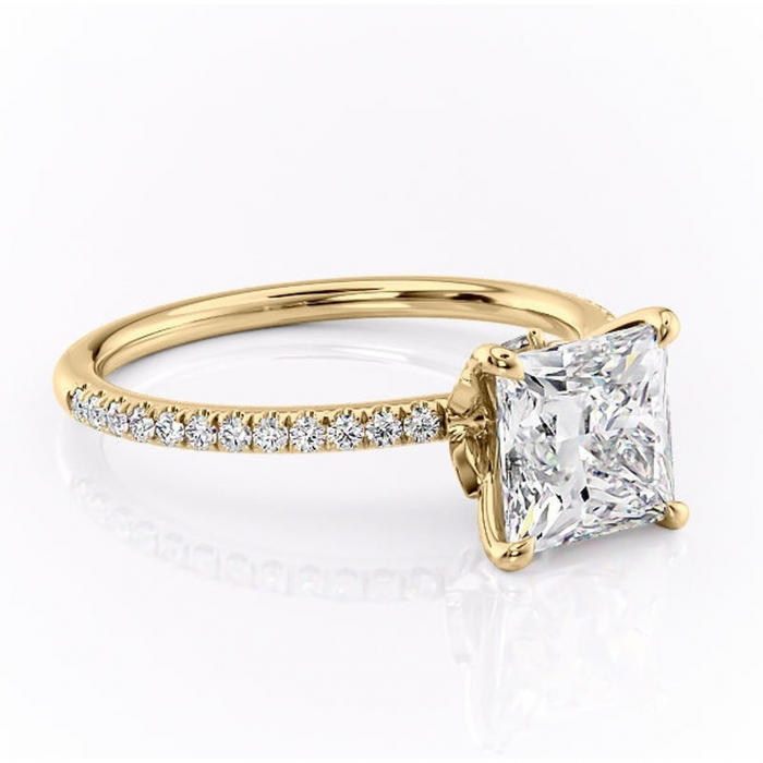 Inel de logodnă Onyxia din aur Galben 14kt cu moissanite tăietură princess – Montură pavé rafinată pentru profil înalt | Personalizează și configurează gratuit online [1]