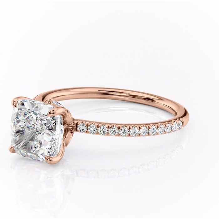 Inel de logodnă Onyxia din aur Rose 14kt cu moissanite tăietură pernă – Montură pavé rafinată pentru profil înalt | Personalizează și configurează gratuit online [7]