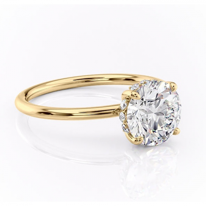 Inel de logodnă Opal din aur Galben 14kt cu moissanite tăietură rotundă – Solitar rafinată pentru profil jos | Personalizează și configurează gratuit online [1]