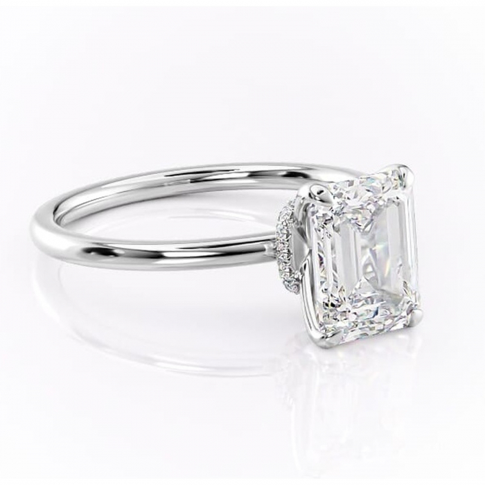 Inel de logodnă Ophelia din aur Alb 14kt cu moissanite tăietură smarald – Solitar rafinată pentru profil înalt | Personalizează și configurează gratuit online [1]