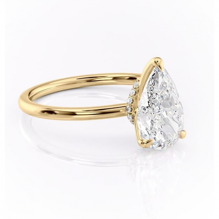 Inel de logodnă Ophelia din aur Galben 14kt cu moissanite tăietură pară – Solitar rafinată pentru profil înalt | Personalizează și configurează gratuit online [1]