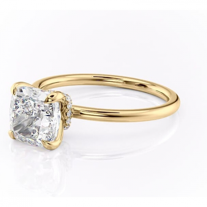 Inel de logodnă Ophelia din aur Galben 14kt cu moissanite tăietură pernă – Solitar rafinată pentru profil înalt | Personalizează și configurează gratuit online [7]