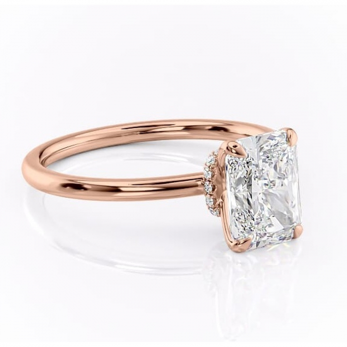 Inel de logodnă Ophelia din aur Rose 18kt cu moissanite tăietură radiantă – Solitar rafinată pentru profil înalt | Personalizează și configurează gratuit online [1]