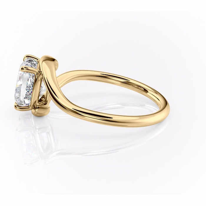 Inel de logodnă Orielle din aur Galben 14kt cu moissanite tăietură pernă – Solitar rafinată pentru profil mediu | Personalizează și configurează gratuit online [6]