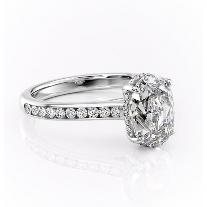 Inel de logodnă Perla din aur Alb 14kt cu moissanite tăietură ovală – Montură cu canal rafinată pentru profil înalt | Personalizează și configurează gratuit online [1]