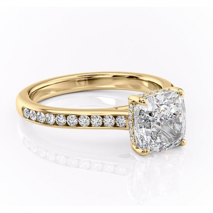 Inel de logodnă Perla din aur Galben 14kt cu moissanite tăietură pernă – Montură cu canal rafinată pentru profil înalt | Personalizează și configurează gratuit online [1]