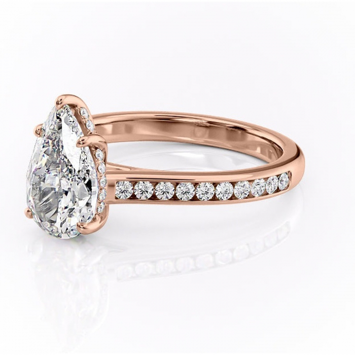 Inel de logodnă Perla din aur Rose 14kt cu moissanite tăietură pară – Montură cu canal rafinată pentru profil înalt | Personalizează și configurează gratuit online [7]