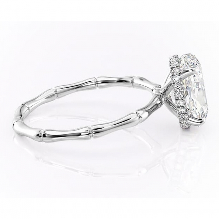 Inel de logodnă Poppy din aur Alb 14kt cu moissanite tăietură ovală – Solitar rafinată pentru profil înalt | Personalizează și configurează gratuit online [2]