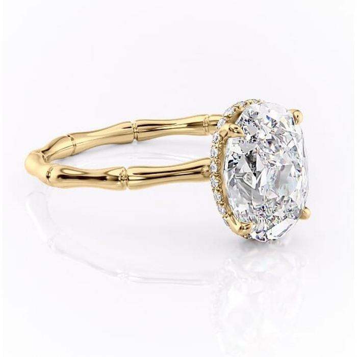 Inel de logodnă Poppy din aur Galben 18kt cu moissanite tăietură ovală – Solitar rafinată pentru profil înalt | Personalizează și configurează gratuit online [1]